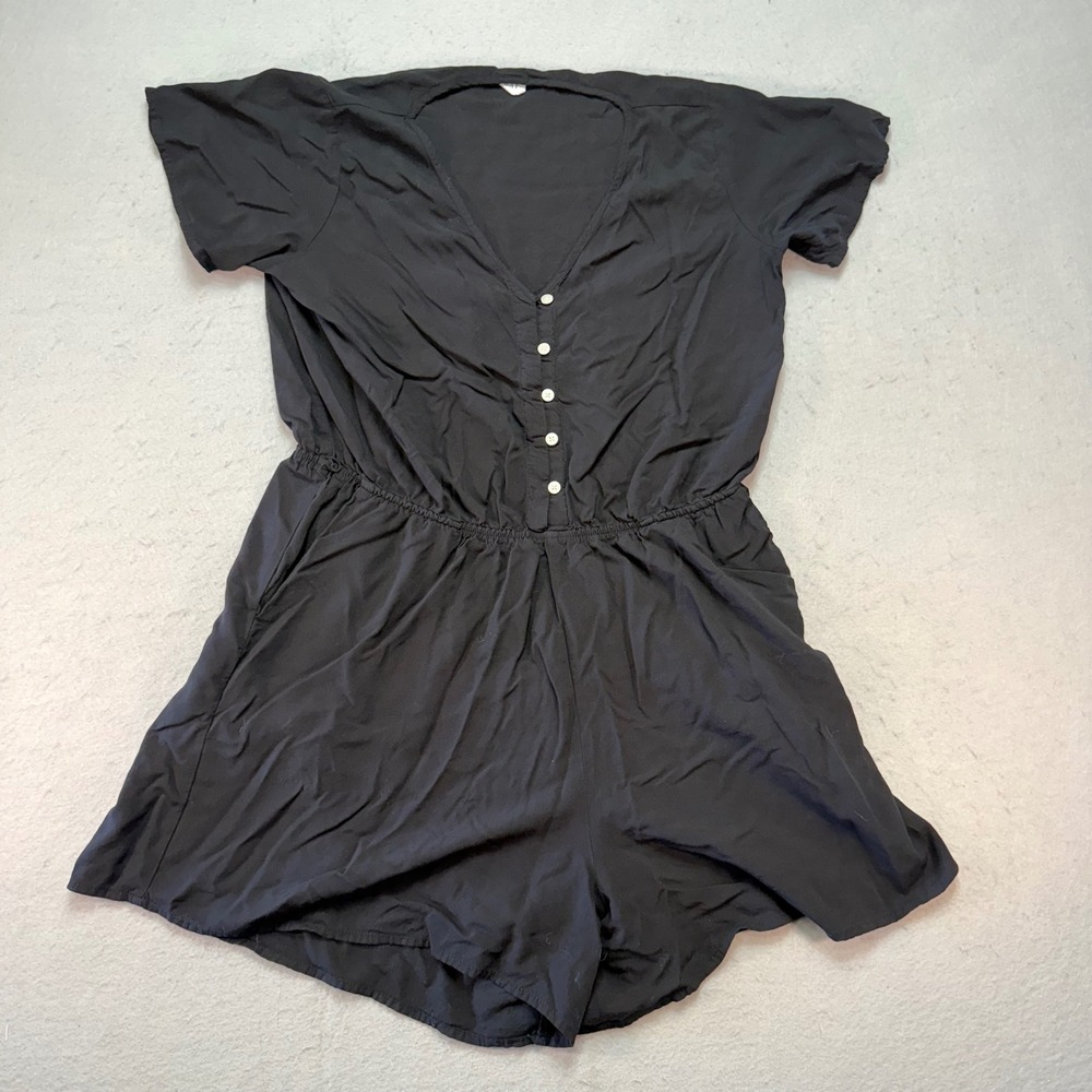 GAP Women's Medium Black Button-Front Short-Sleeve Romper Casual V-Neck OnePiece